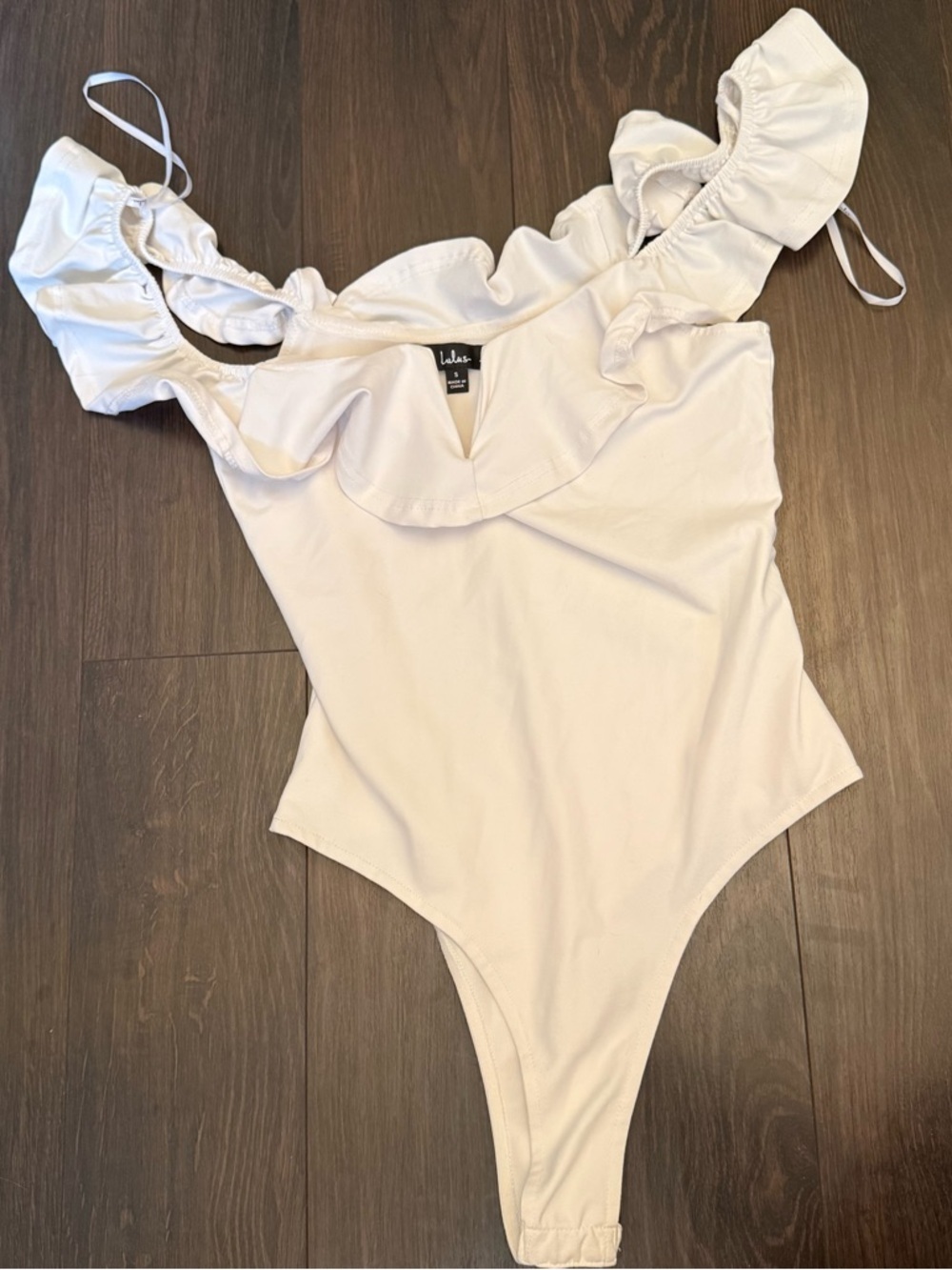 Lulus Upstage White Ruffle Off-The-Shoulder Notch Bodysuit - Small